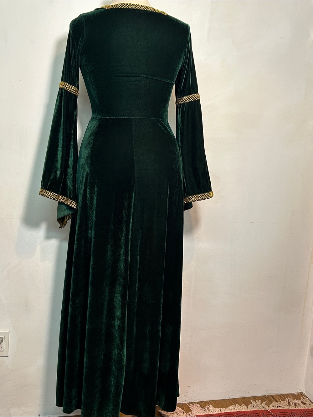 Vintage Green Velvet Renaissance Medieval Bell Sleeve Maxi Dress - Picture 3 of 13